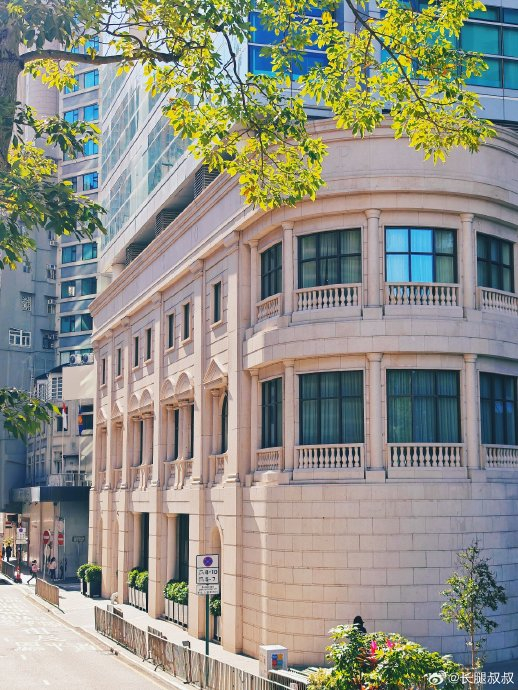 新股暗盘 ‘|’  金岩高岭新材、乐摩科技分别大涨27%、15%，中签一手账面浮盈1000港元、600港元