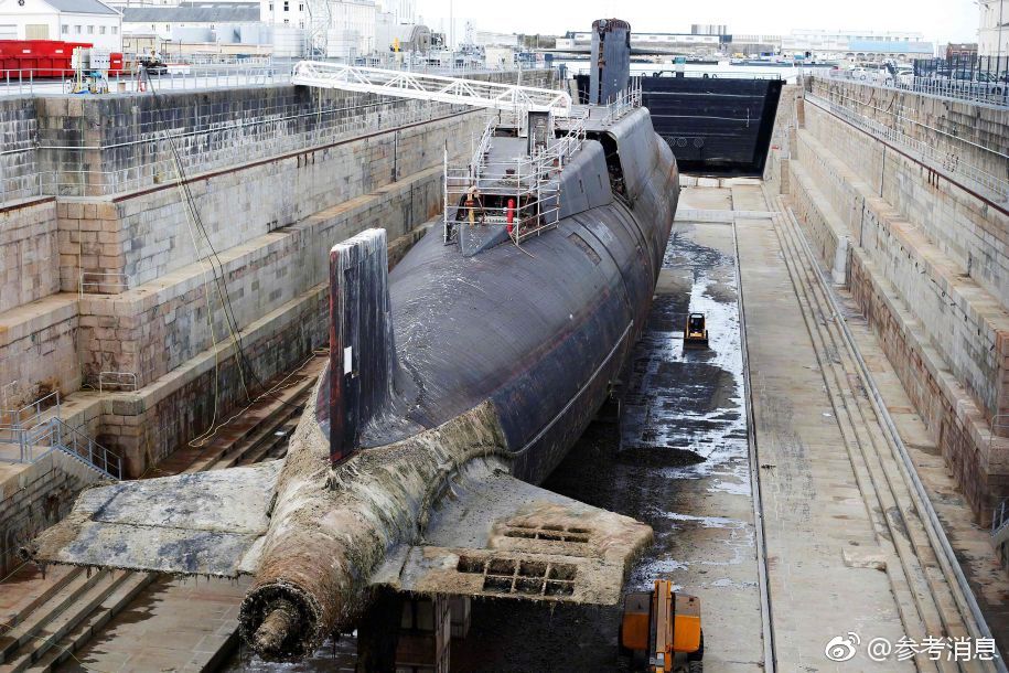 董宇辉出走1年，东—方甄选股价暴涨超200%，正在内蒙古“游山玩水”的俞敏洪，做对了什么？