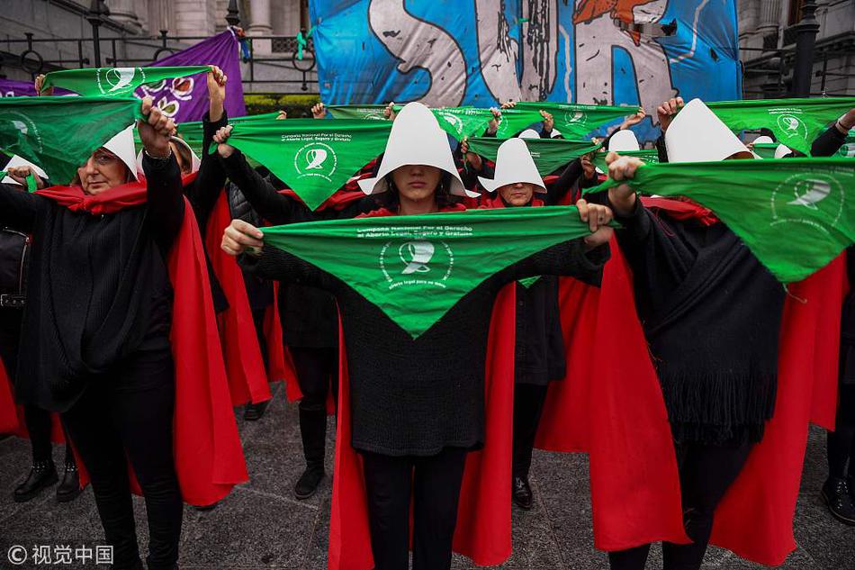 中<上>协举{办}“走进上市公司——包头行”活动