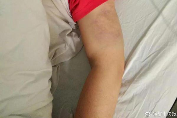 阿里巴—巴:(baba)盘前升4.44% 第三季度收入按年增长近5% 云智能集团收入增长34%