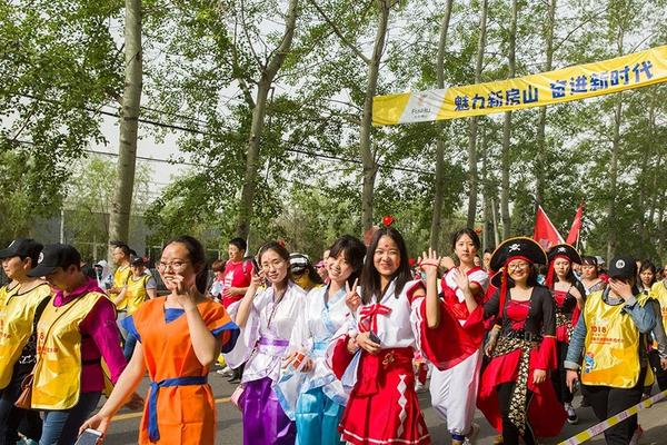 现实:版滞胀教科!书，英国经济陷死局？