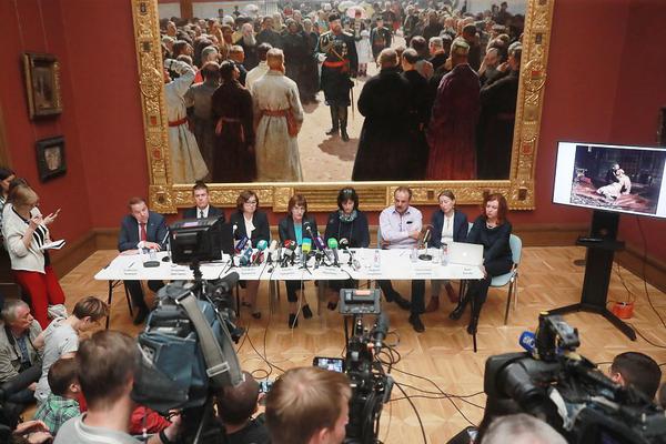 美国,政府停摆结束预期提振美元指数至99.55，但降息押注或限制上行空间