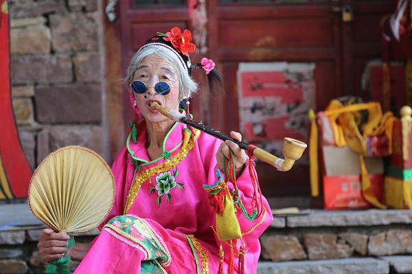 品高<股>份连续两个交易日20cm涨停