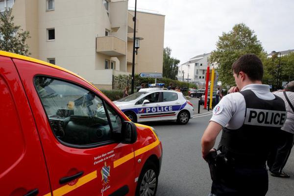 东,芯股份连续3个交易日收盘价格涨幅偏离值累计达30%