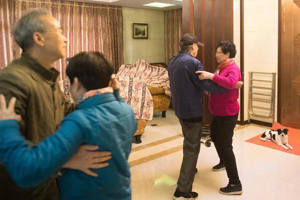 海螺:水泥(60058<5>)6月30日股东户数22.4万户，较上期增加2.04%