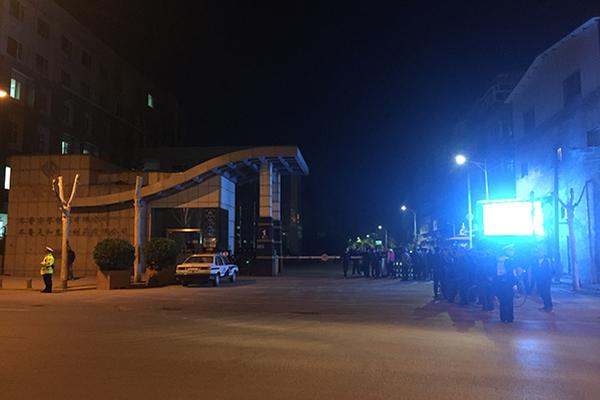 浙商‘银’行获中<国>万向控股有限公司增持100万股 每股作价约2.77港元