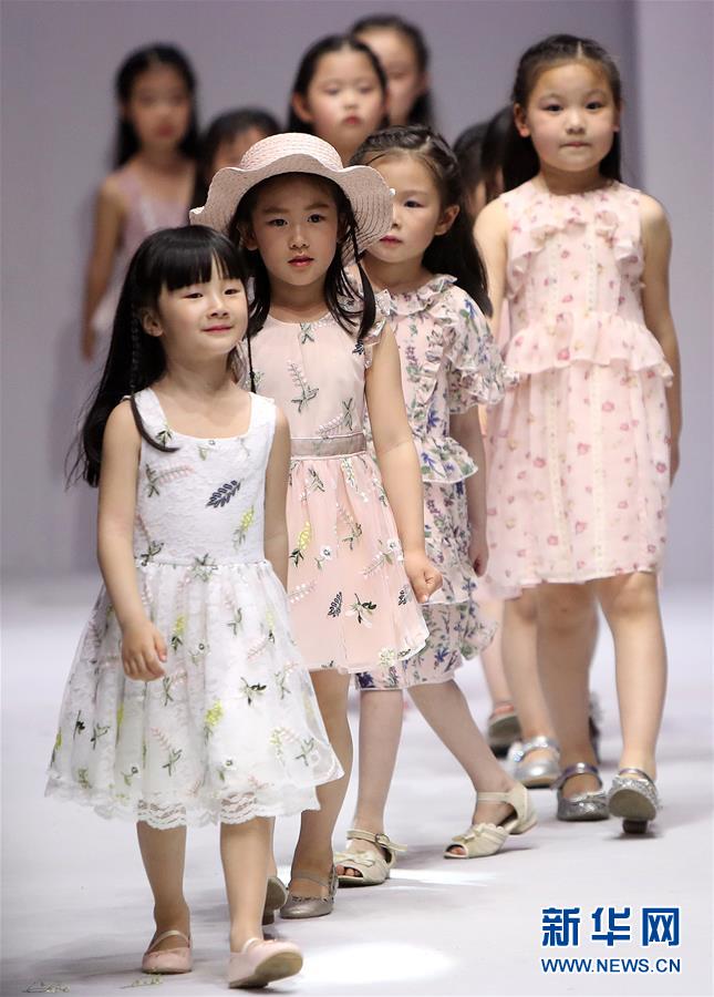 瑞银：升:中海油田服务目标价至10.8港元 钻井业务显著改善