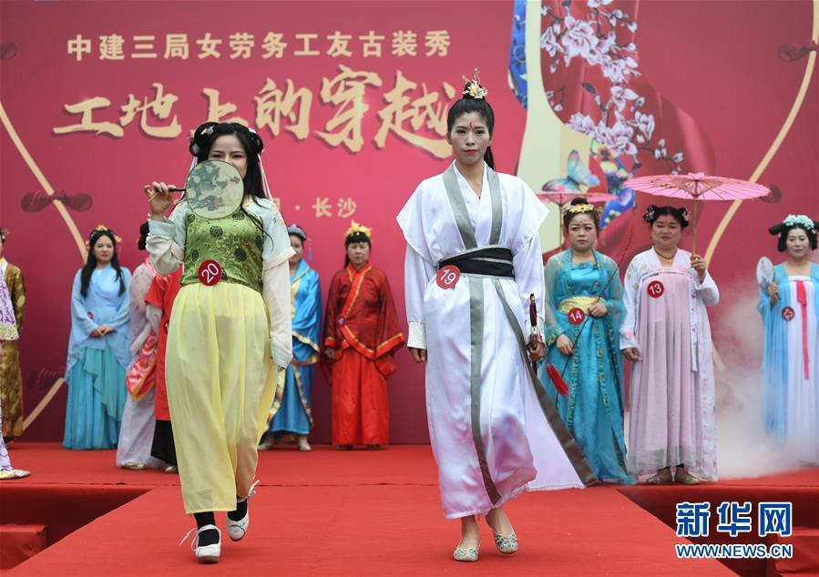 时?隔十年！沪指重返4000点◆中国与东盟签署自贸区3.0版升级议定书◆国家邮政局对中通快递股份有限公司实施行政约谈